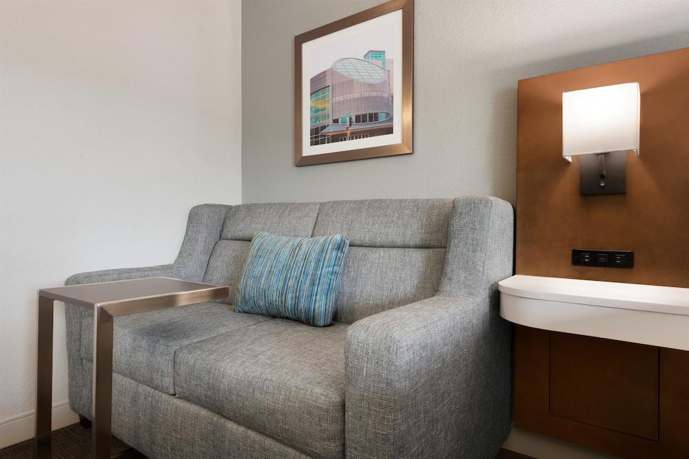 Hampton Inn Appleton-Fox River Mall Area Exterior photo