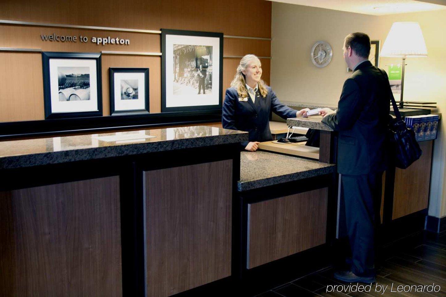 Hampton Inn Appleton-Fox River Mall Area Interior photo