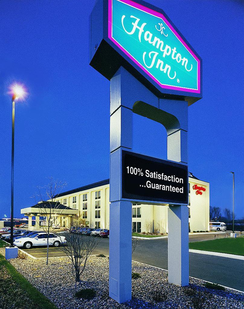 Hampton Inn Appleton-Fox River Mall Area Exterior photo