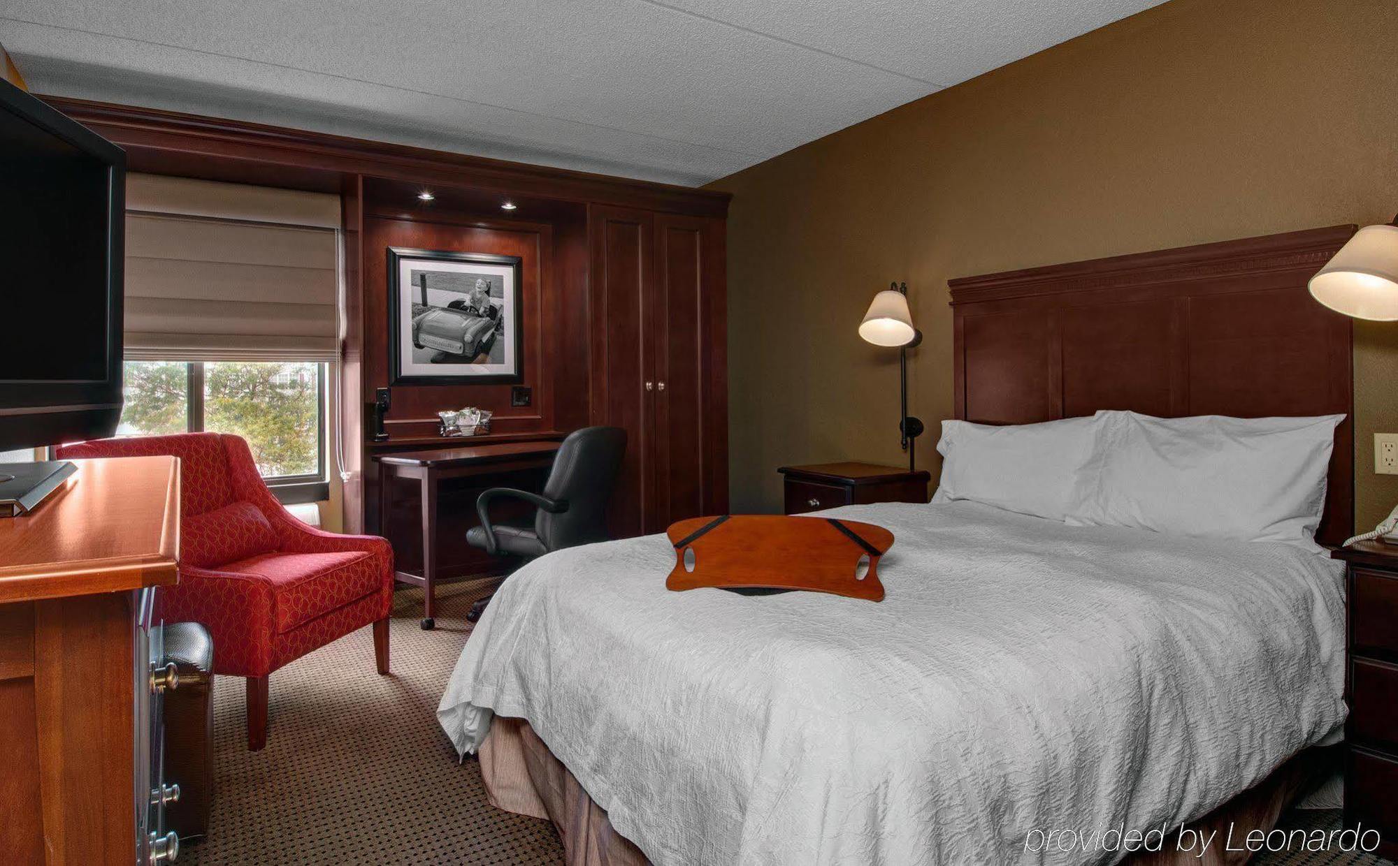 Hampton Inn Appleton-Fox River Mall Area Room photo